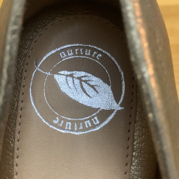 Nurture by Lamaze "Virtue" Gold Genuine leather open toe heels pumps Size 7M EUC - Picture 7 of 10